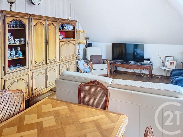 Appartement F5 à vendre - 4 pièces - 96.07 m2 - CHANTILLY - 60 - PICARDIE - Century 21 Agence De L'Hippodrome